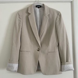 Express brand size 6 blazer in like new condition